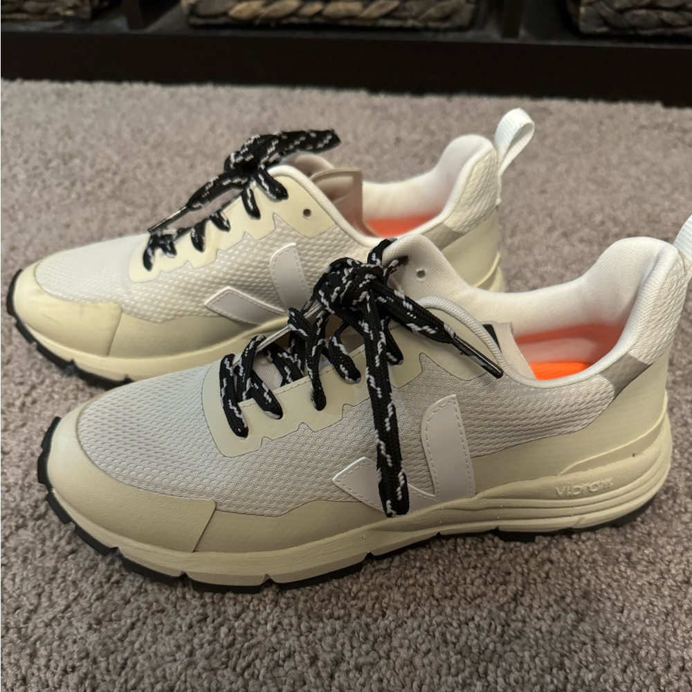 Dekkan Veja Sneakers - WORN TWICE!